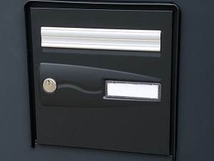 INSERT-BOITE-AUX-LETTRES-VUE-EXTERIEURE-111 Boite aux lettres